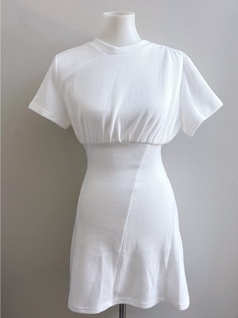 Sabo White Textured Knit Crewneck Dress Casual Preppy Minimalist Vacation